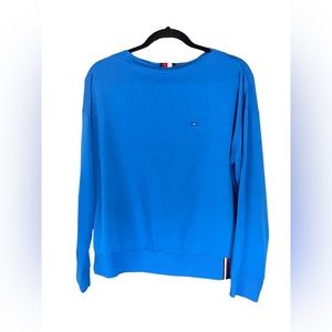 Women’s M Tommy Hilfiger branded shirt